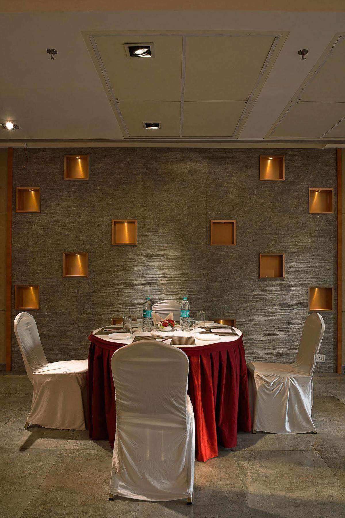 Krishna Palace Hotel - Ambernath Ambarnath Kültér fotó